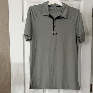 Oakley Men's Polo Shirt in Gray